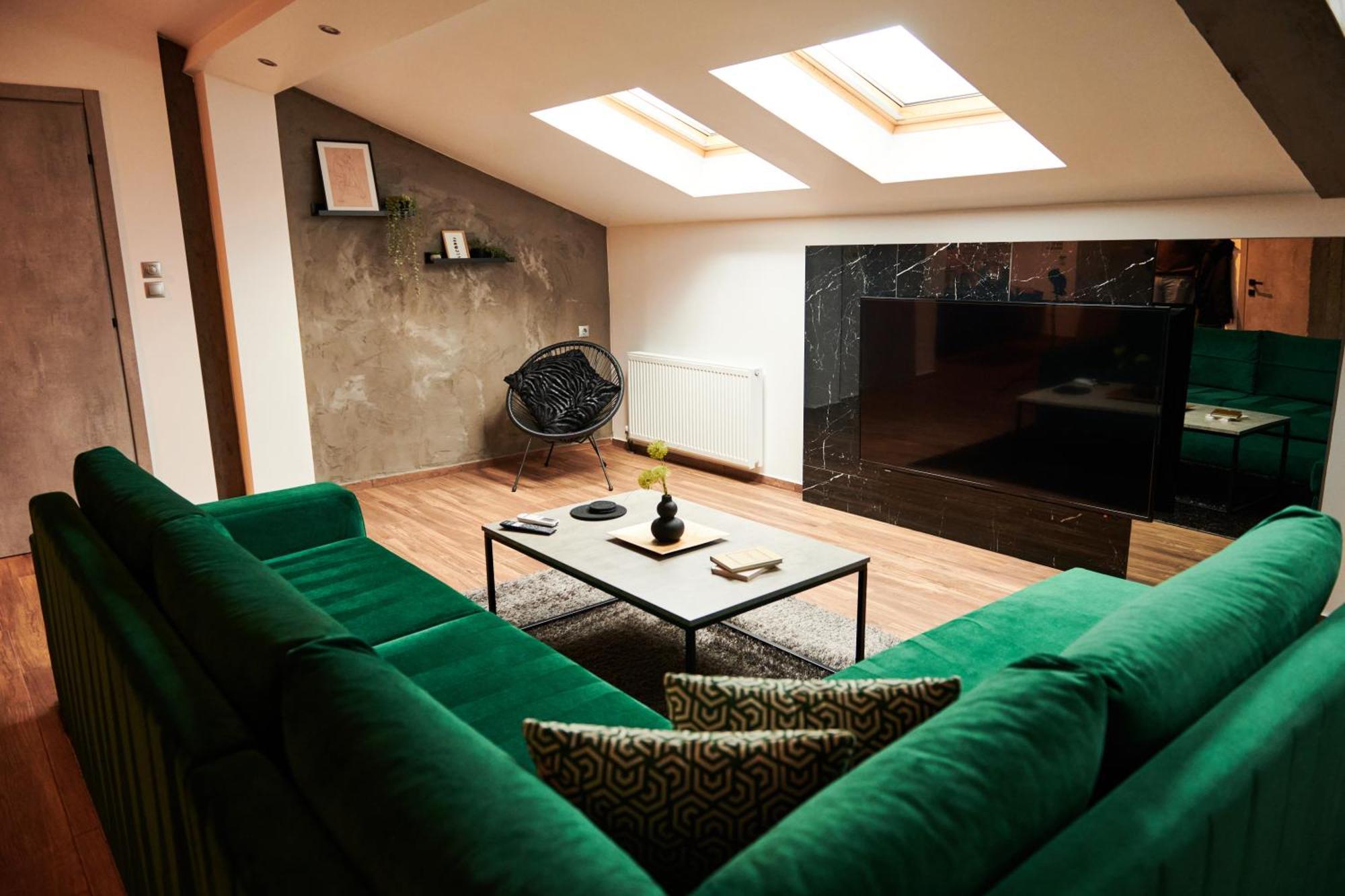 The Skyline Suite Florina Luaran gambar
