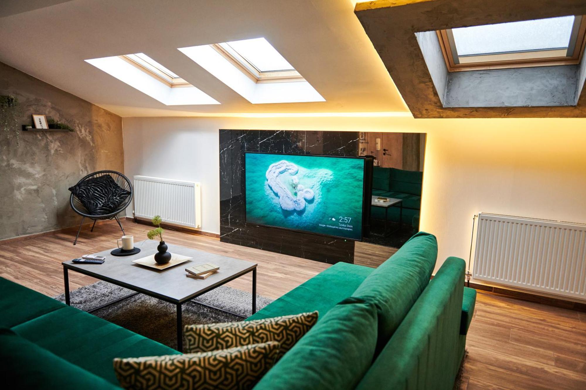 The Skyline Suite Florina Luaran gambar
