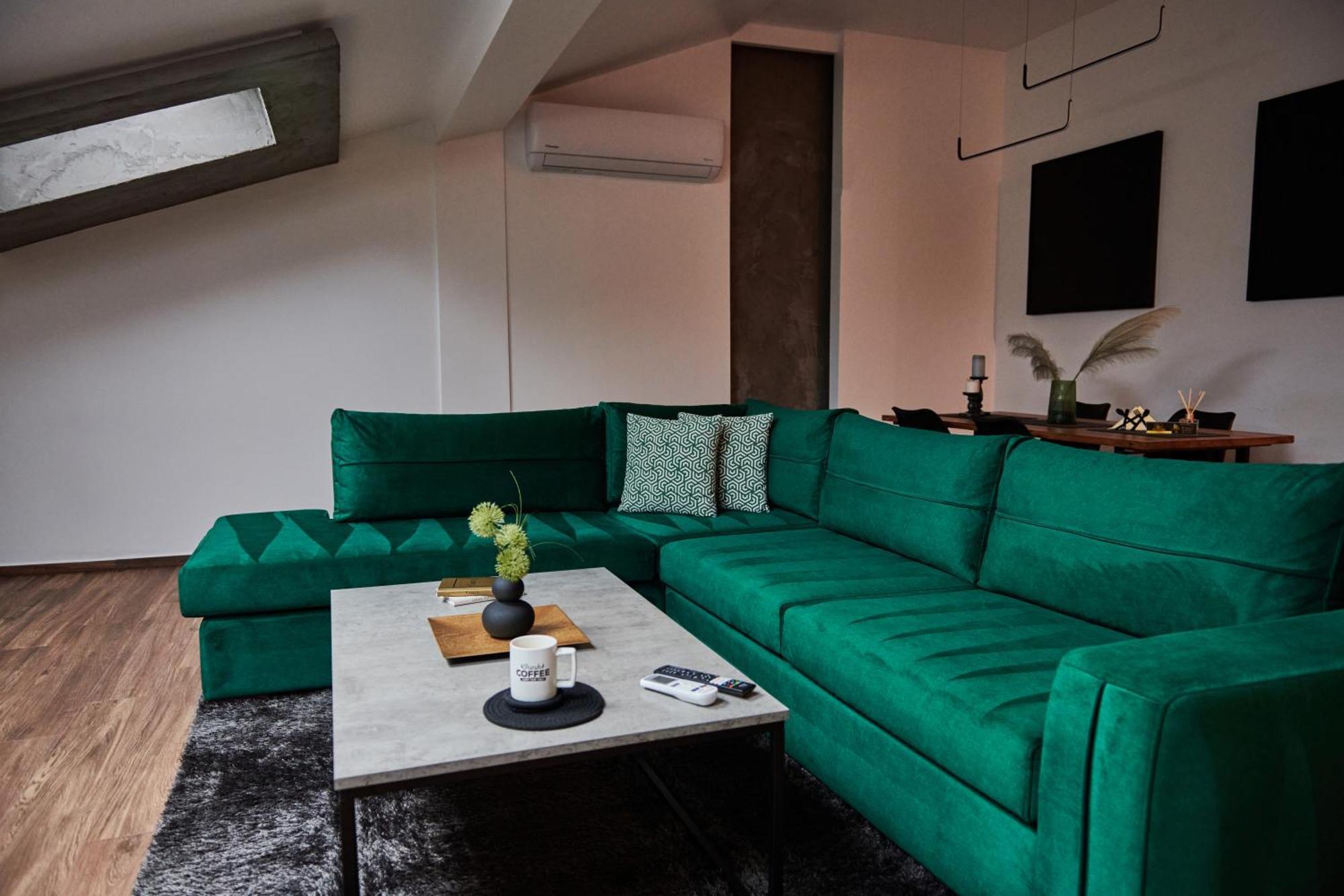 The Skyline Suite Florina Luaran gambar