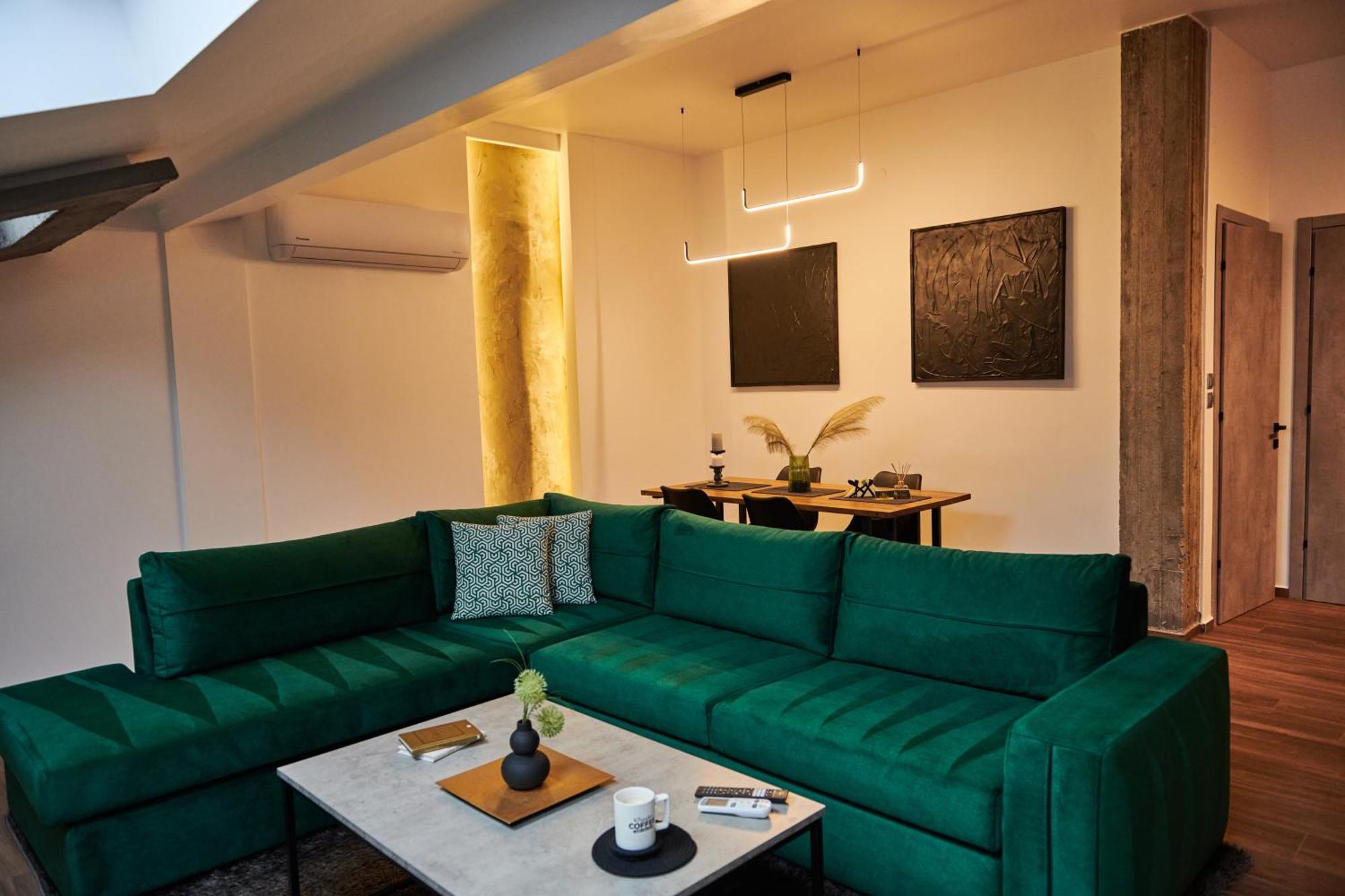 The Skyline Suite Florina Luaran gambar