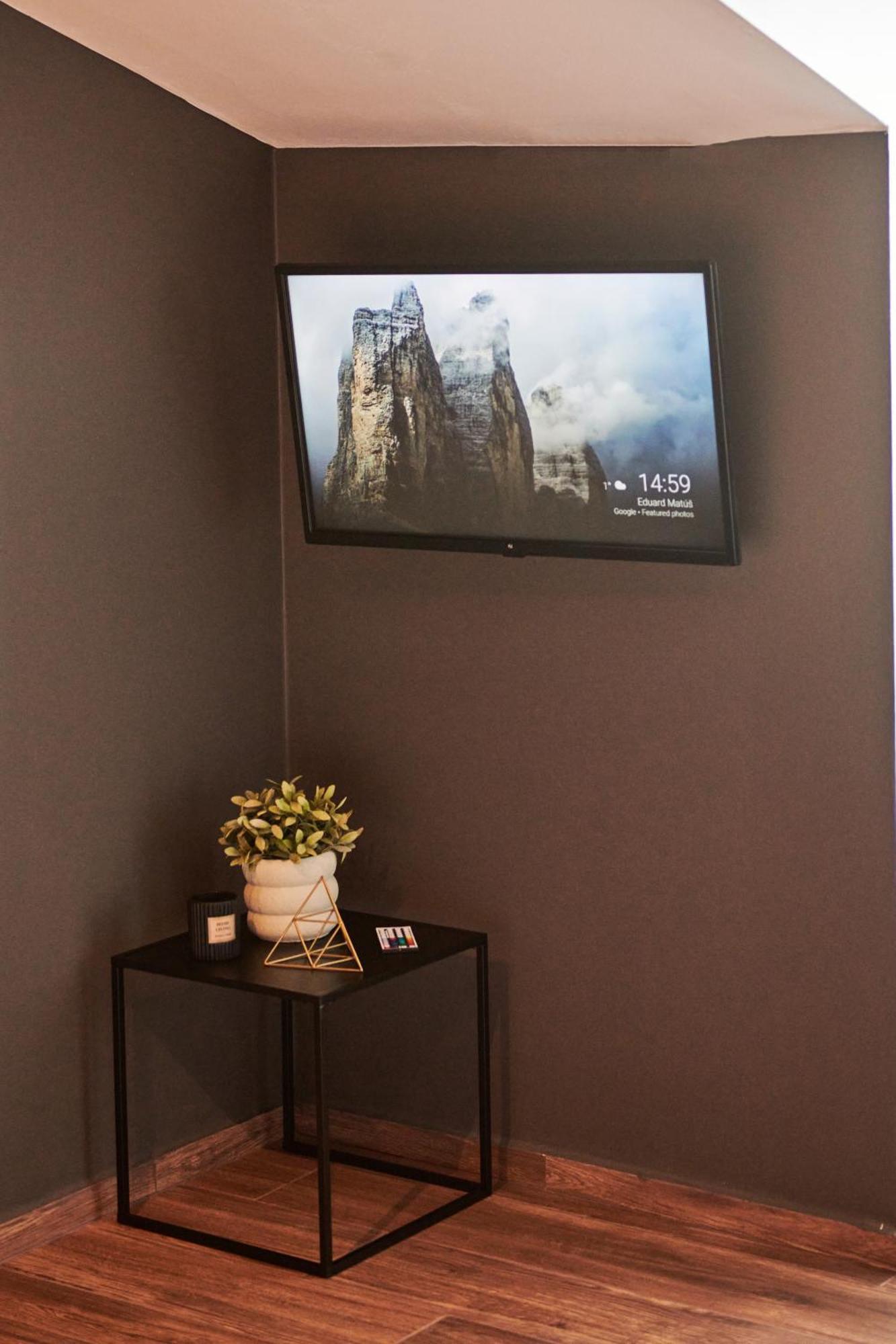 The Skyline Suite Florina Luaran gambar